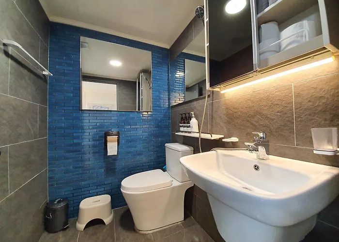 One House Guest house *
